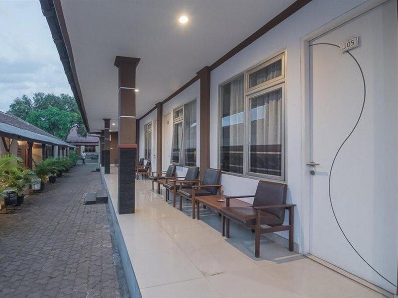 Reddoorz Near Alun Alun Subang Hotel Exterior photo