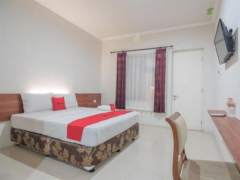Reddoorz Near Alun Alun Subang Hotel Exterior photo