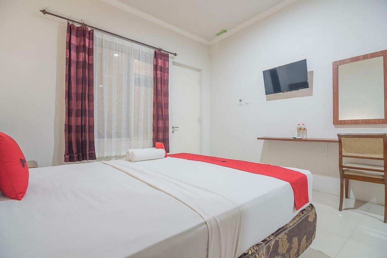 Reddoorz Near Alun Alun Subang Hotel Exterior photo