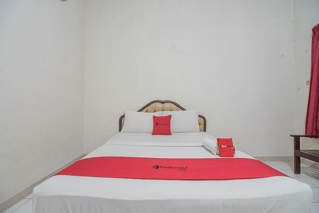 Reddoorz Near Alun Alun Subang Hotel Exterior photo