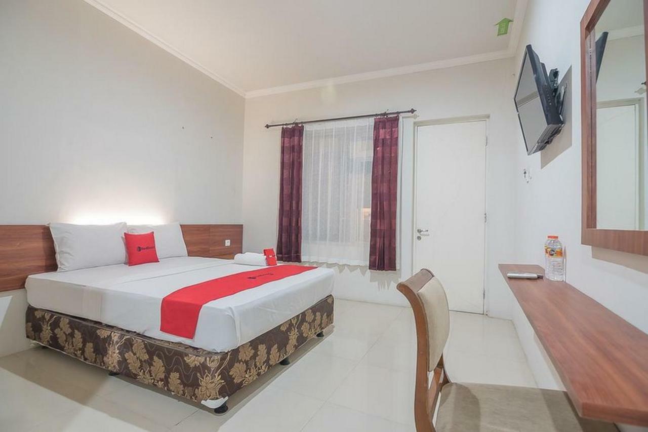 Reddoorz Near Alun Alun Subang Hotel Exterior photo