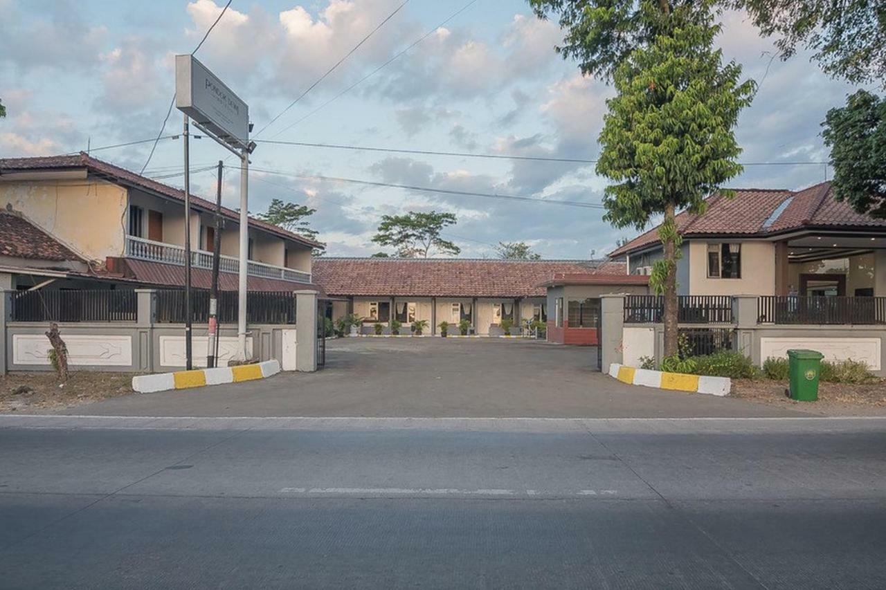 Reddoorz Near Alun Alun Subang Hotel Exterior photo