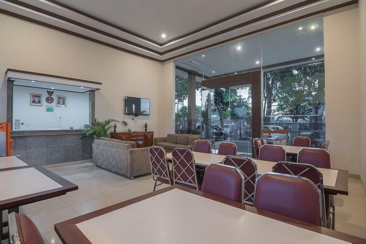 Reddoorz Near Alun Alun Subang Hotel Exterior photo