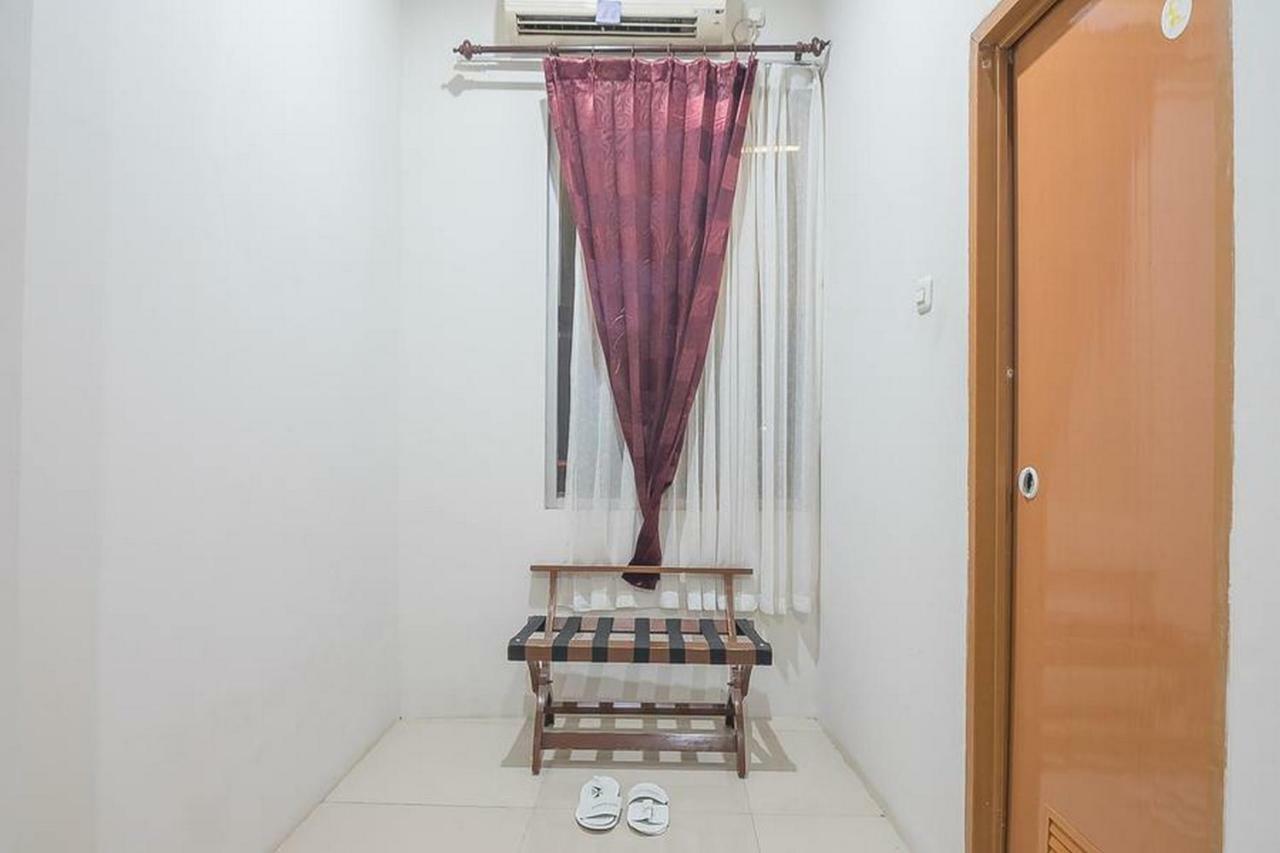 Reddoorz Near Alun Alun Subang Hotel Exterior photo