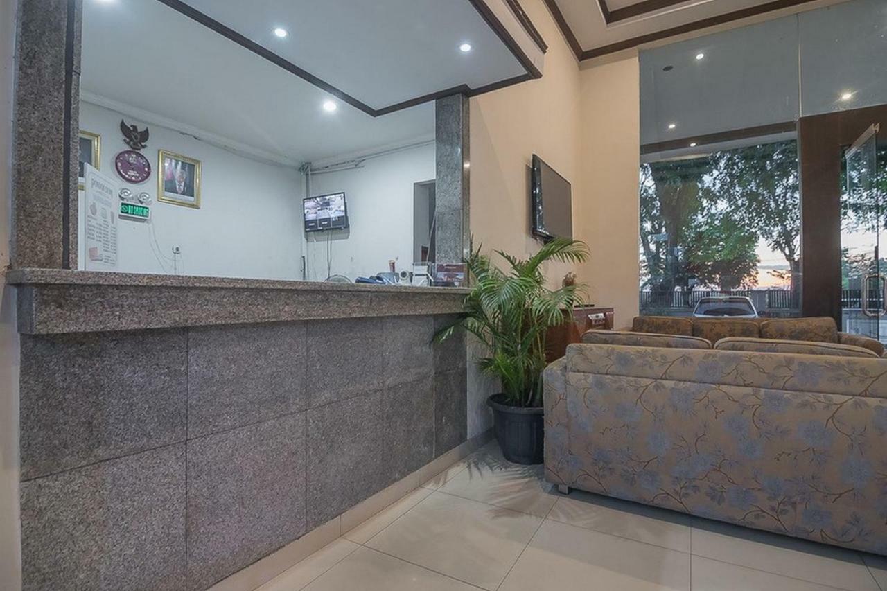 Reddoorz Near Alun Alun Subang Hotel Exterior photo