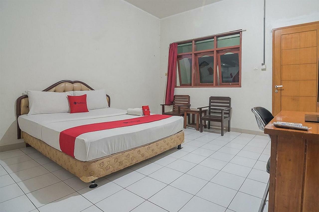 Reddoorz Near Alun Alun Subang Hotel Exterior photo