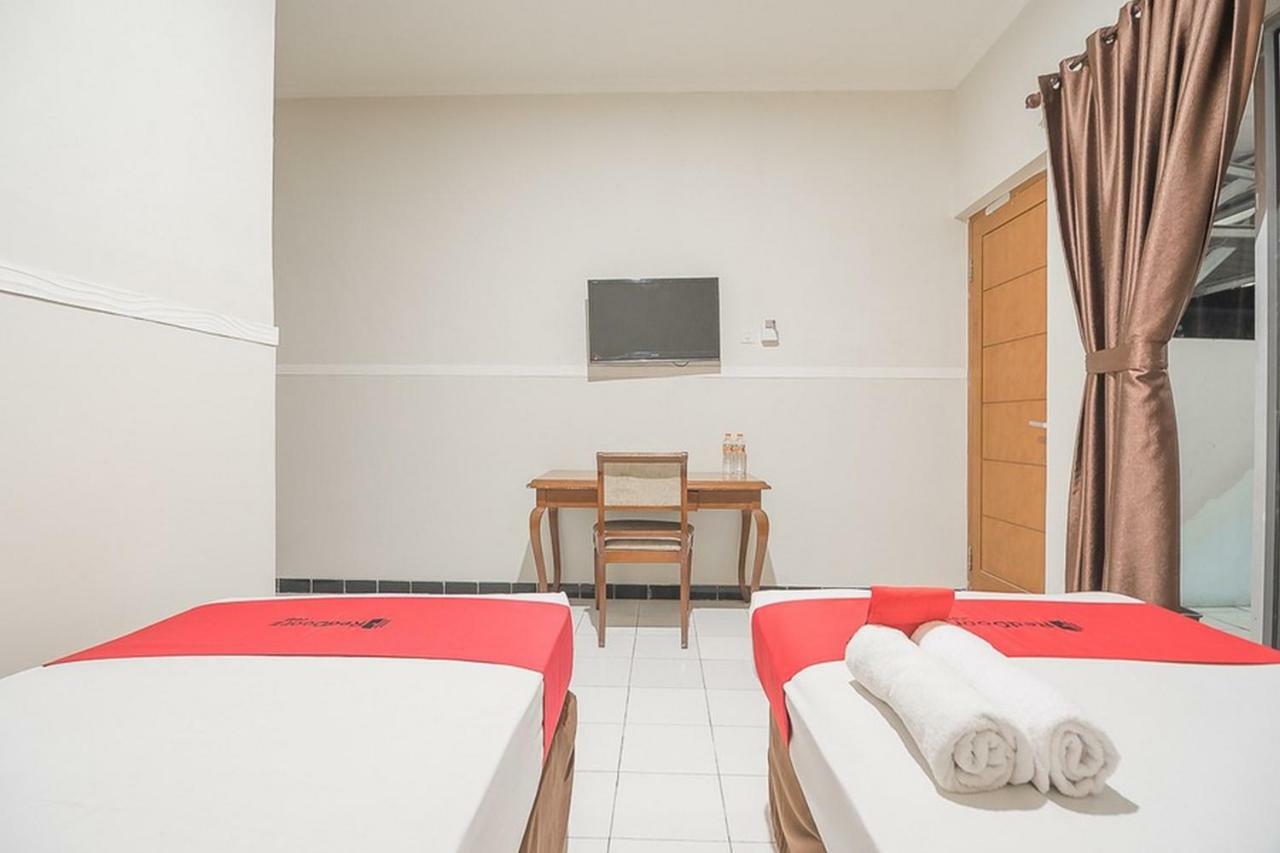 Reddoorz Near Alun Alun Subang Hotel Exterior photo